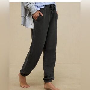 EUC aerie big chill joggers